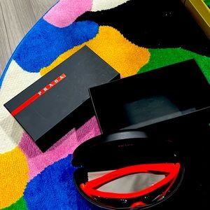 Sun glasses unisex 100% authentic great for a run and or ski